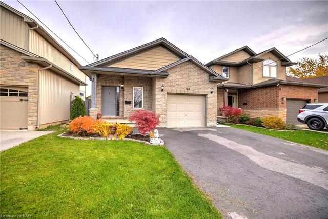 164 Wallace Avenue S, House detached with 3 bedrooms, 2 bathrooms and 4 parking in Welland ON | Image 2