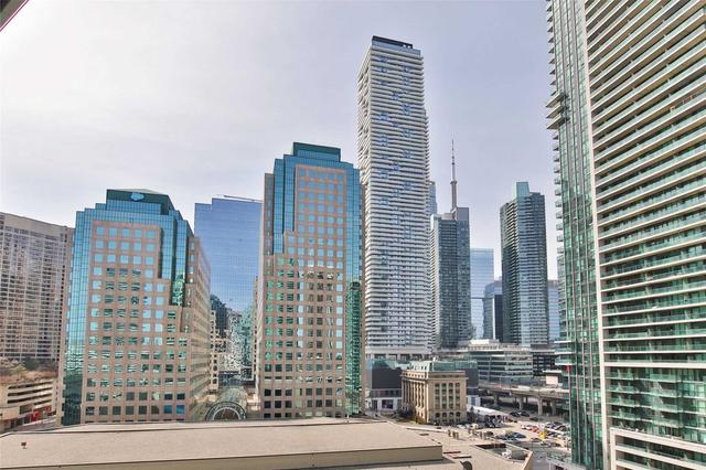 1011 - 10 Queens Quay W, Condo with 2 bedrooms, 2 bathrooms and 1 parking in Toronto ON | Image 20