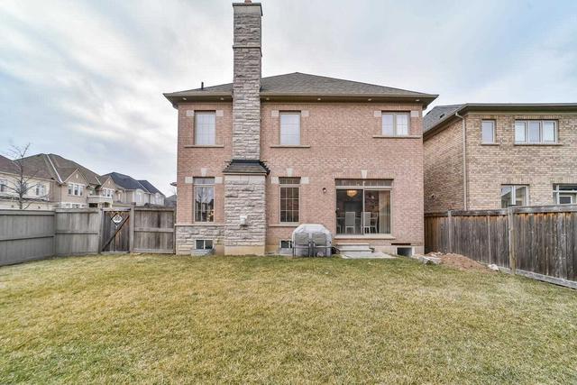 17 Jevins Clse, House detached with 4 bedrooms, 5 bathrooms and 6 parking in Brampton ON | Image 28