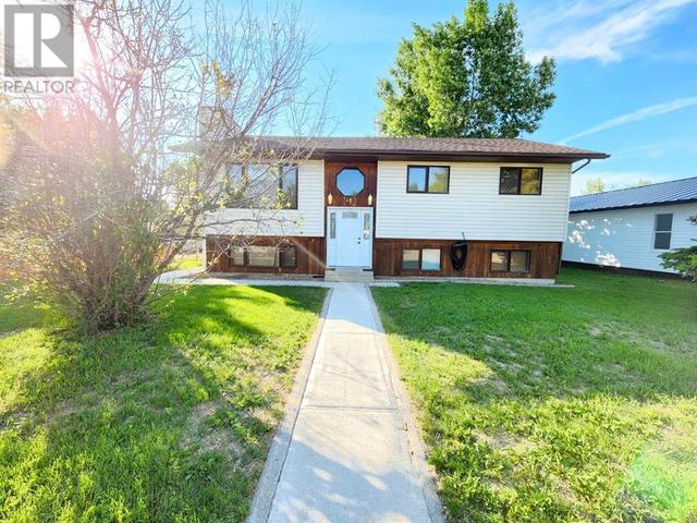 454 Crescent Avenue N, House detached with 3 bedrooms, 2 bathrooms and 2 parking in Picture Butte AB | Card Image