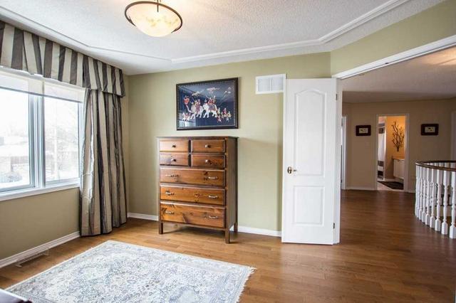 1 Stroud Pl, House detached with 4 bedrooms, 4 bathrooms and 6 parking in Barrie ON | Image 13