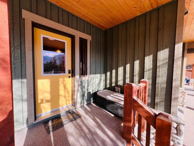 720 9th Avenue, House attached with 3 bedrooms, 3 bathrooms and 3 parking in Invermere BC | Image 45