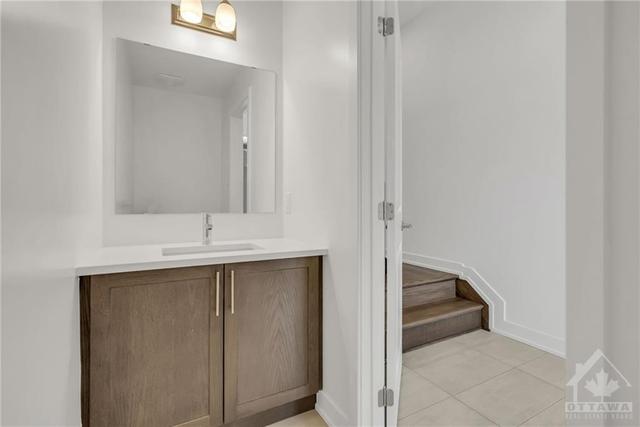 293 Monticello Avenue, Townhouse with 3 bedrooms, 3 bathrooms and 3 parking in Ottawa ON | Image 5