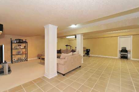 16 Parisian Cres, House detached with 3 bedrooms, 4 bathrooms and 4 parking in Barrie ON | Image 5