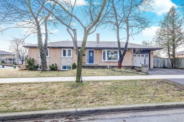 1 Barwell Cres, House detached with 3 bedrooms, 3 bathrooms and 4 parking in Toronto ON | Image 12
