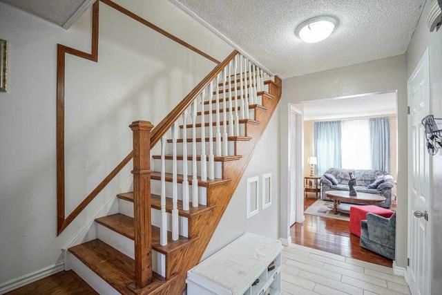 89 Cabernet Circ, House detached with 3 bedrooms, 2 bathrooms and 3 parking in Toronto ON | Image 37