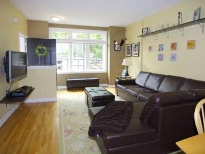 unit3-1 Bastedo Ave, House attached with 3 bedrooms, 2 bathrooms and 1 parking in Toronto ON | Image 3