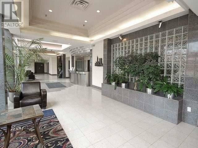 402 - 285 Enfield Pl, Condo with 2 bedrooms, 2 bathrooms and 1 parking in Mississauga ON | Image 1
