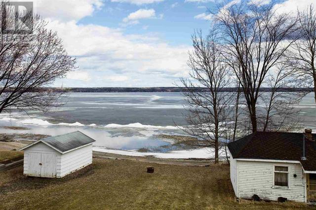 495 Lakeshore Rd, House detached with 4 bedrooms, 2 bathrooms and null parking in Temiskaming Shores ON | Image 3