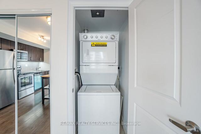1810 - 1420 Dupont St, Condo with 2 bedrooms, 1 bathrooms and 1 parking in Toronto ON | Image 13
