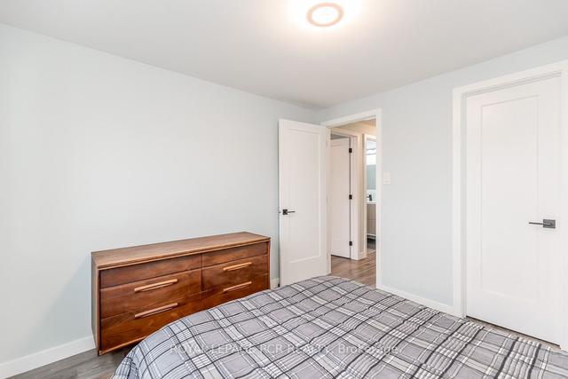 76 Burns Circ, House attached with 3 bedrooms, 2 bathrooms and 3 parking in Barrie ON | Image 10