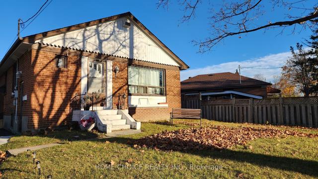 44 Loney Ave, House detached with 3 bedrooms, 2 bathrooms and 5 parking in Toronto ON | Image 1