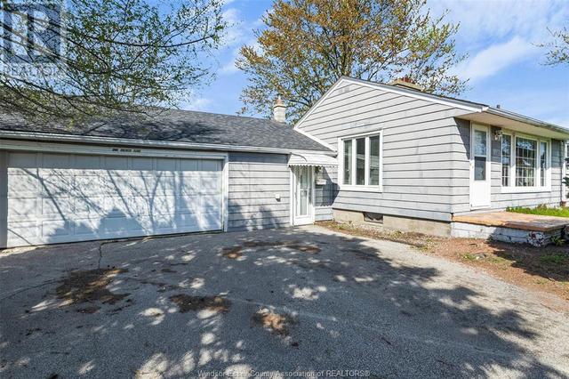 135 International, House detached with 3 bedrooms, 1 bathrooms and null parking in LaSalle ON | Image 4