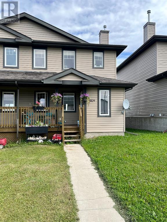 4829 53 Avenue, House semidetached with 3 bedrooms, 1 bathrooms and 2 parking in Valleyview AB | Card Image