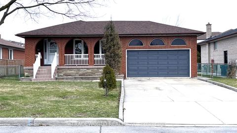 122 Honeywood Rd, House detached with 3 bedrooms, 2 bathrooms and 4 parking in Toronto ON | Card Image
