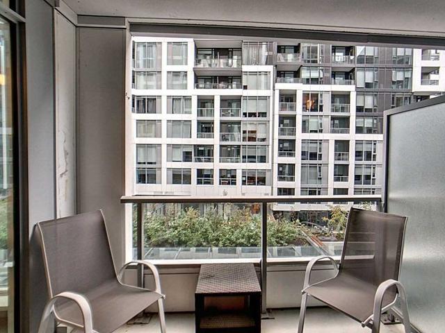 423 - 576 Front St W, Condo with 1 bedrooms, 2 bathrooms and 0 parking in Toronto ON | Image 5
