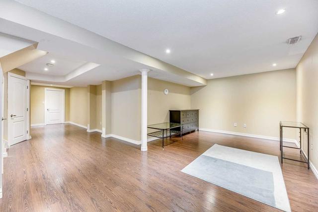 3297 Camberwell Dr, House semidetached with 3 bedrooms, 3 bathrooms and 3 parking in Mississauga ON | Image 6
