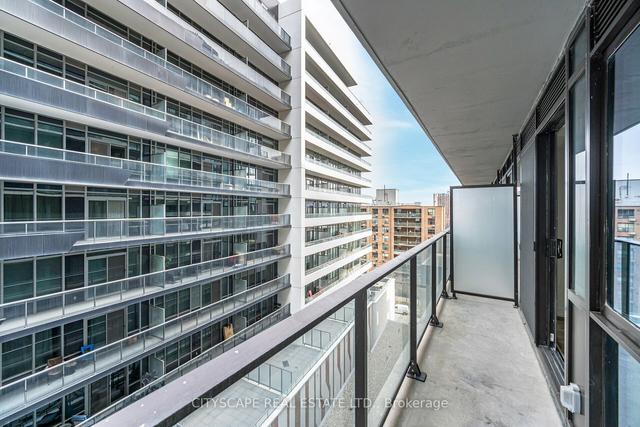 818 - 1 Jarvis St, Condo with 2 bedrooms, 2 bathrooms and 1 parking in Hamilton ON | Image 3