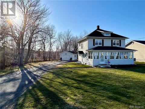 379 Water Street, House detached with 3 bedrooms, 1 bathrooms and null parking in Miramichi NB | Card Image