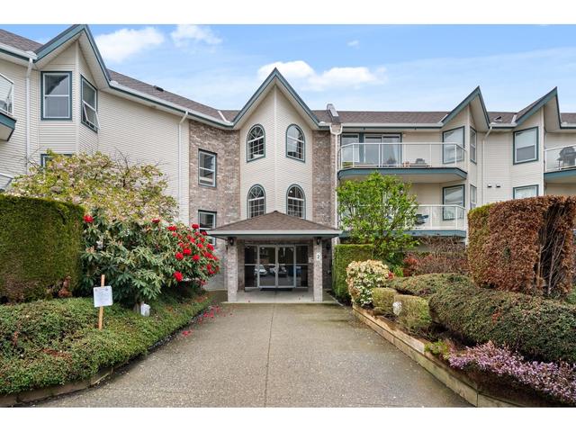 110 - 27358 32 Avenue, Condo with 3 bedrooms, 2 bathrooms and 1 parking in Langley BC | Card Image