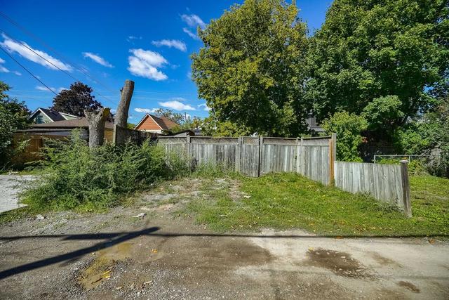 248 Fairfield Ave, House detached with 2 bedrooms, 2 bathrooms and 2 parking in Hamilton ON | Image 32
