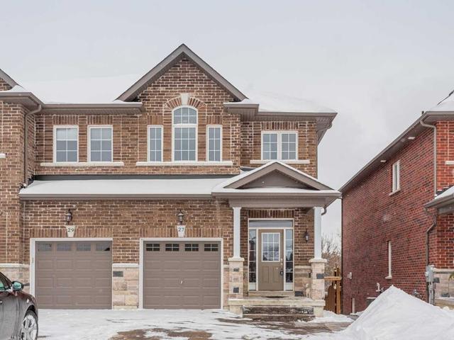27 Michael Cummings Crt, House semidetached with 3 bedrooms, 4 bathrooms and 5 parking in Uxbridge ON | Image 1
