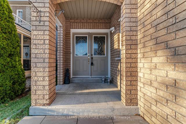 921 Tambourine Terr, House semidetached with 3 bedrooms, 4 bathrooms and 3 parking in Mississauga ON | Image 33