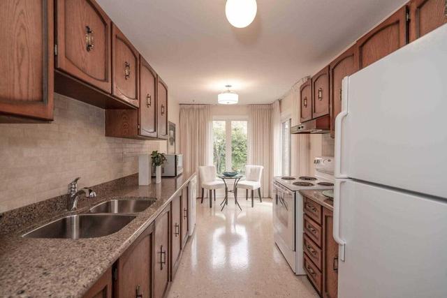 10 Snapdragon Dr, House semidetached with 3 bedrooms, 2 bathrooms and 2 parking in Toronto ON | Image 17