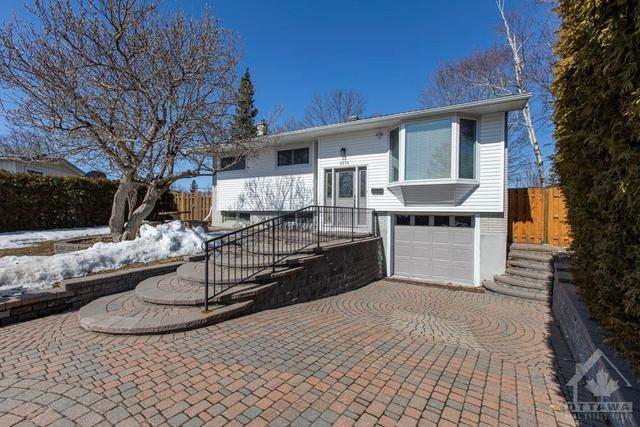 2574 Needham Crescent, House detached with 3 bedrooms, 2 bathrooms and 4 parking in Ottawa ON | Image 1