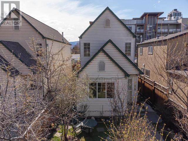 725 Fuller Avenue, House detached with 2 bedrooms, 1 bathrooms and 2 parking in Kelowna BC | Image 2
