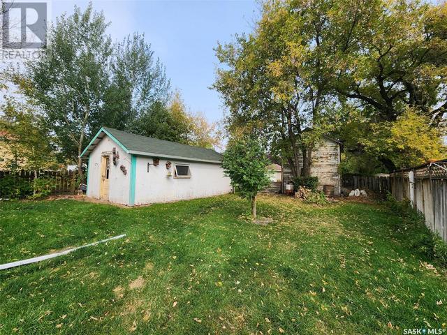 304 Front Street, House detached with 2 bedrooms, 2 bathrooms and null parking in Wolseley SK | Image 11
