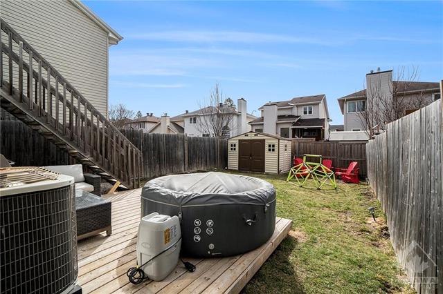 340 Kingbrook Drive, Townhouse with 3 bedrooms, 3 bathrooms and 3 parking in Ottawa ON | Image 23