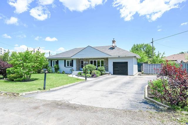 35 New Mountain Rd, House detached with 3 bedrooms, 1 bathrooms and 7 parking in Hamilton ON | Image 1