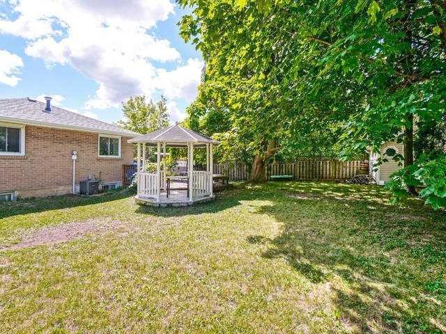 17 Ladore Dr, House detached with 3 bedrooms, 2 bathrooms and 9 parking in Brampton ON | Image 22