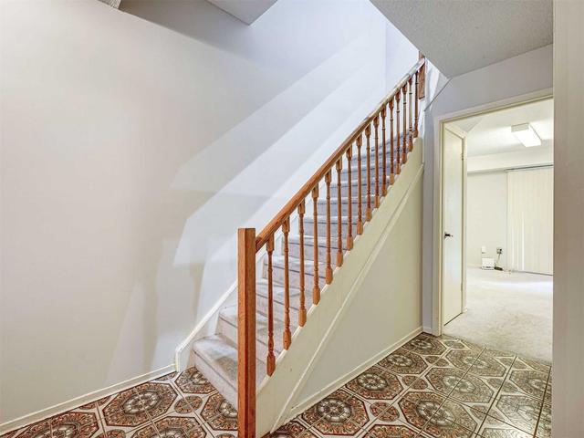 21 Bards Walkway, Townhouse with 3 bedrooms, 3 bathrooms and 2 parking in Toronto ON | Image 37