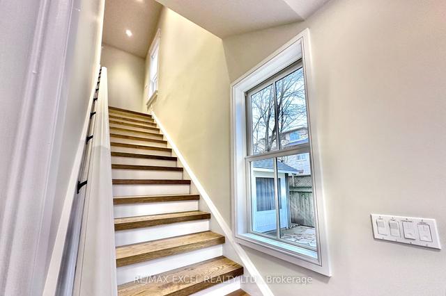 361 Main St N, House detached with 2 bedrooms, 1 bathrooms and 1 parking in Markham ON | Image 6