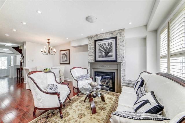 9 Rivitt Pl, House attached with 3 bedrooms, 3 bathrooms and 4 parking in Toronto ON | Image 33