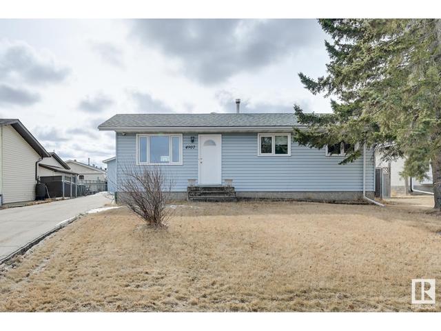 4907 57 Av, House detached with 3 bedrooms, 1 bathrooms and null parking in Lamont AB | Image 2