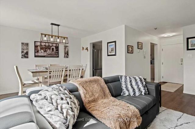 29 - 36 Champlain Cres, Condo with 4 bedrooms, 3 bathrooms and 2 parking in Peterborough ON | Image 3