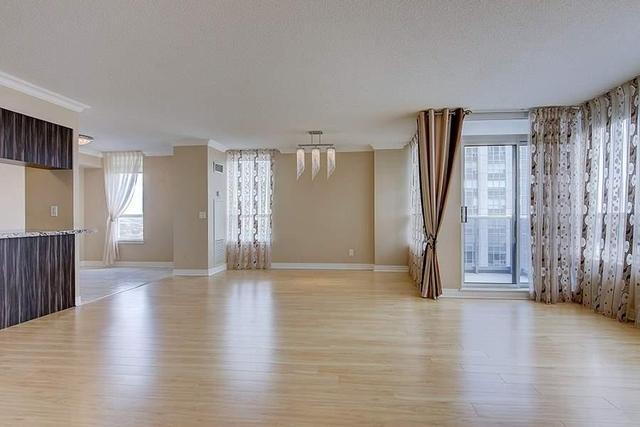 1003 - 50 Disera Dr, Condo with 2 bedrooms, 2 bathrooms and 2 parking in Vaughan ON | Image 7