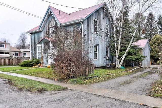 86 Strachan St, House detached with 6 bedrooms, 3 bathrooms and 8 parking in Port Hope ON | Image 2