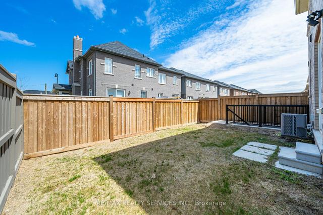5 Novice Dr, House attached with 3 bedrooms, 4 bathrooms and 4 parking in Brampton ON | Image 28