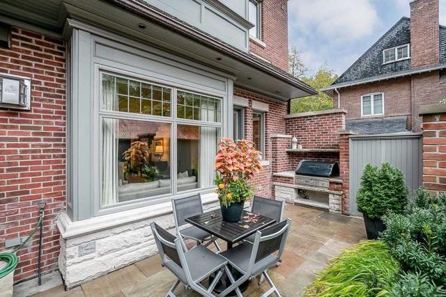 11 Dunvegan Rd, Townhouse with 3 bedrooms, 4 bathrooms and 2 parking in Toronto ON | Image 14