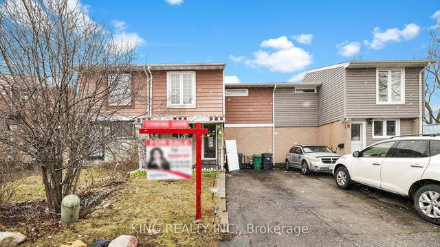 8 Hilda Crt, House attached with 3 bedrooms, 2 bathrooms and 2 parking in Brampton ON | Image 1