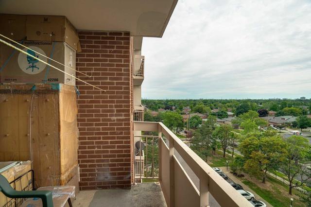 812 - 205 Hilda Ave, Condo with 2 bedrooms, 2 bathrooms and 1 parking in Toronto ON | Image 2