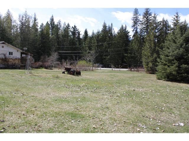 226 Burton Main Road, House detached with 3 bedrooms, 2 bathrooms and null parking in Central Kootenay K BC | Image 31