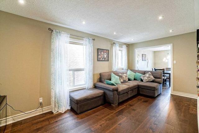806 Ashprior Ave, House attached with 3 bedrooms, 4 bathrooms and 3 parking in Mississauga ON | Image 37