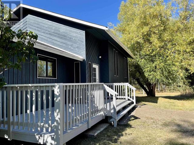 5492 Upper Houseman Road, House detached with 4 bedrooms, 2 bathrooms and null parking in Cariboo H BC | Image 1