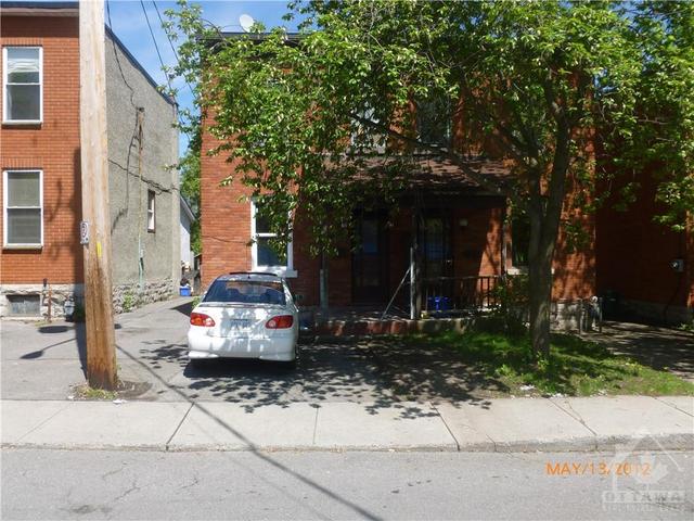 205 Henderson Avenue, Home with 3 bedrooms, 2 bathrooms and 2 parking in Ottawa ON | Image 2