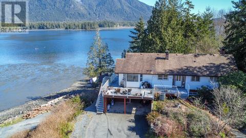 740 Campbell St, House detached with 4 bedrooms, 2 bathrooms and 6 parking in Tofino BC | Card Image